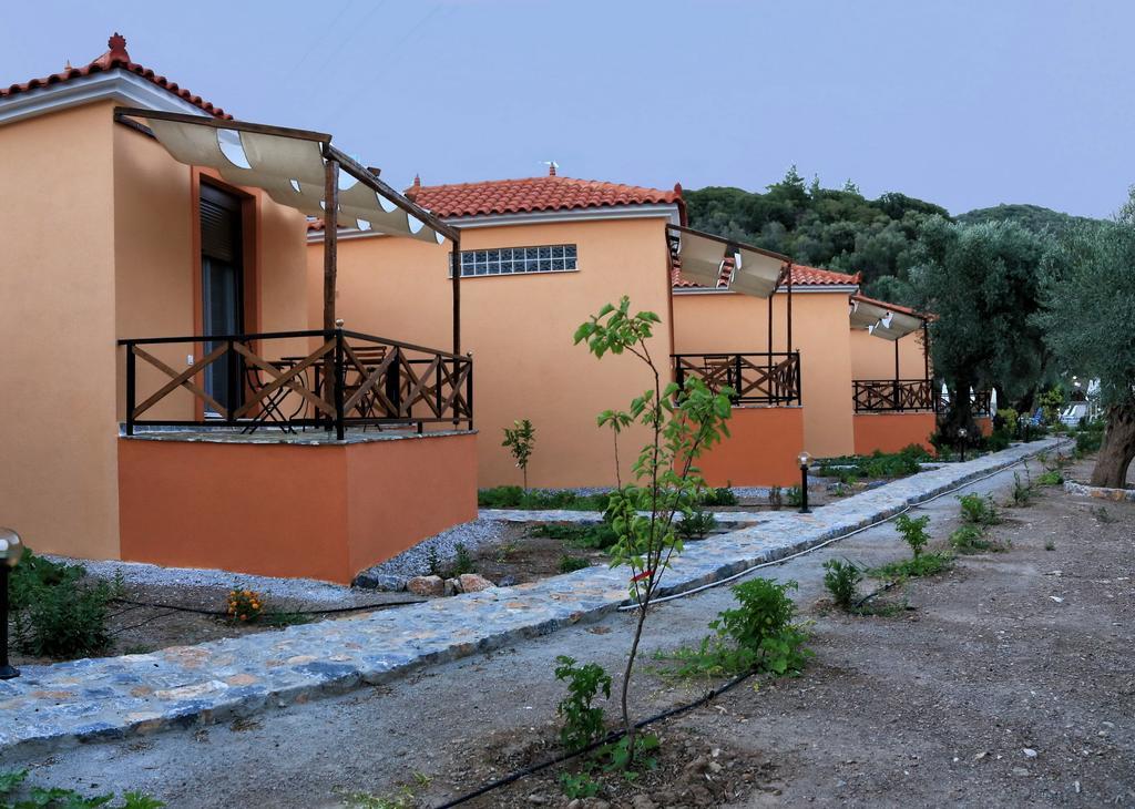 Evaland Traditional Houses Tarti Rum bild